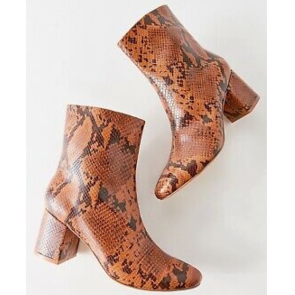UO Alana Snakeskin Booties🐍 - Picture 1 of 4